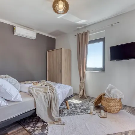 Aurana * Vrana (Zadar)