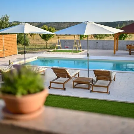 Benedicta Villa